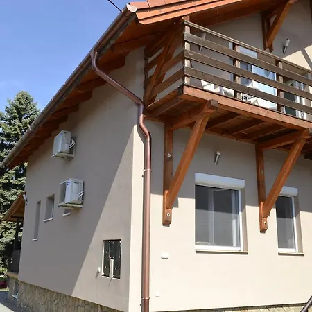 Lívia Apartman Apartmán *